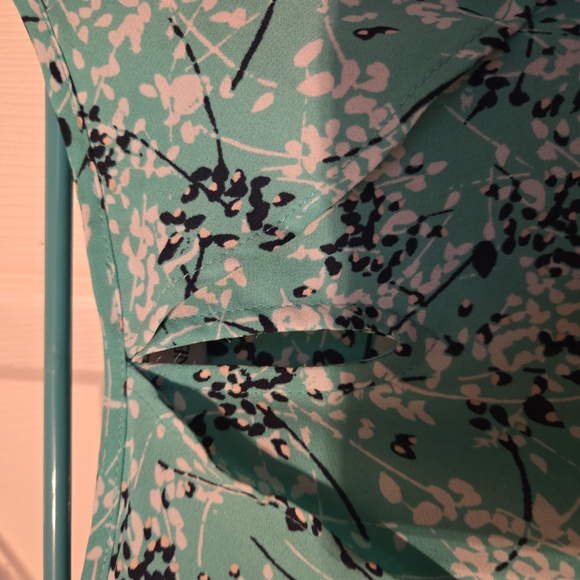 Plus size women's dress - Picture 3 of 4